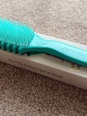 Bounce Curl Slick-Flex Define EdgeLift Curly Hair Styling Brush